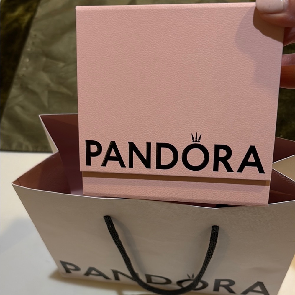 Pandora Pink Heart graduation charm. 2025.  New in box- comes with box(es)/bag. - Picture 7 of 7